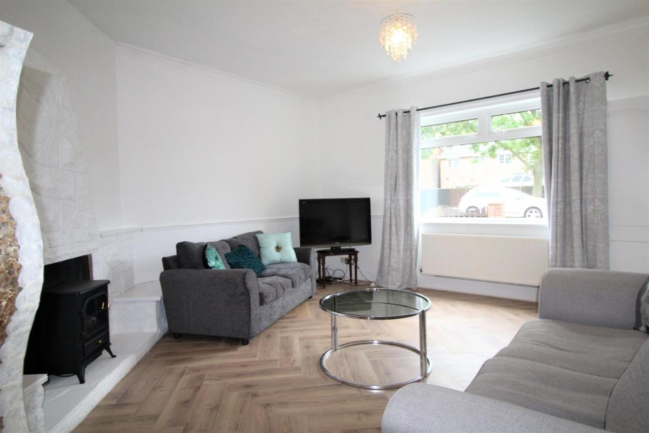 Whitley Bay - Sleeps 6 - Refurbished Throughout - Fast Wifi - Dogs Welcome מראה חיצוני תמונה