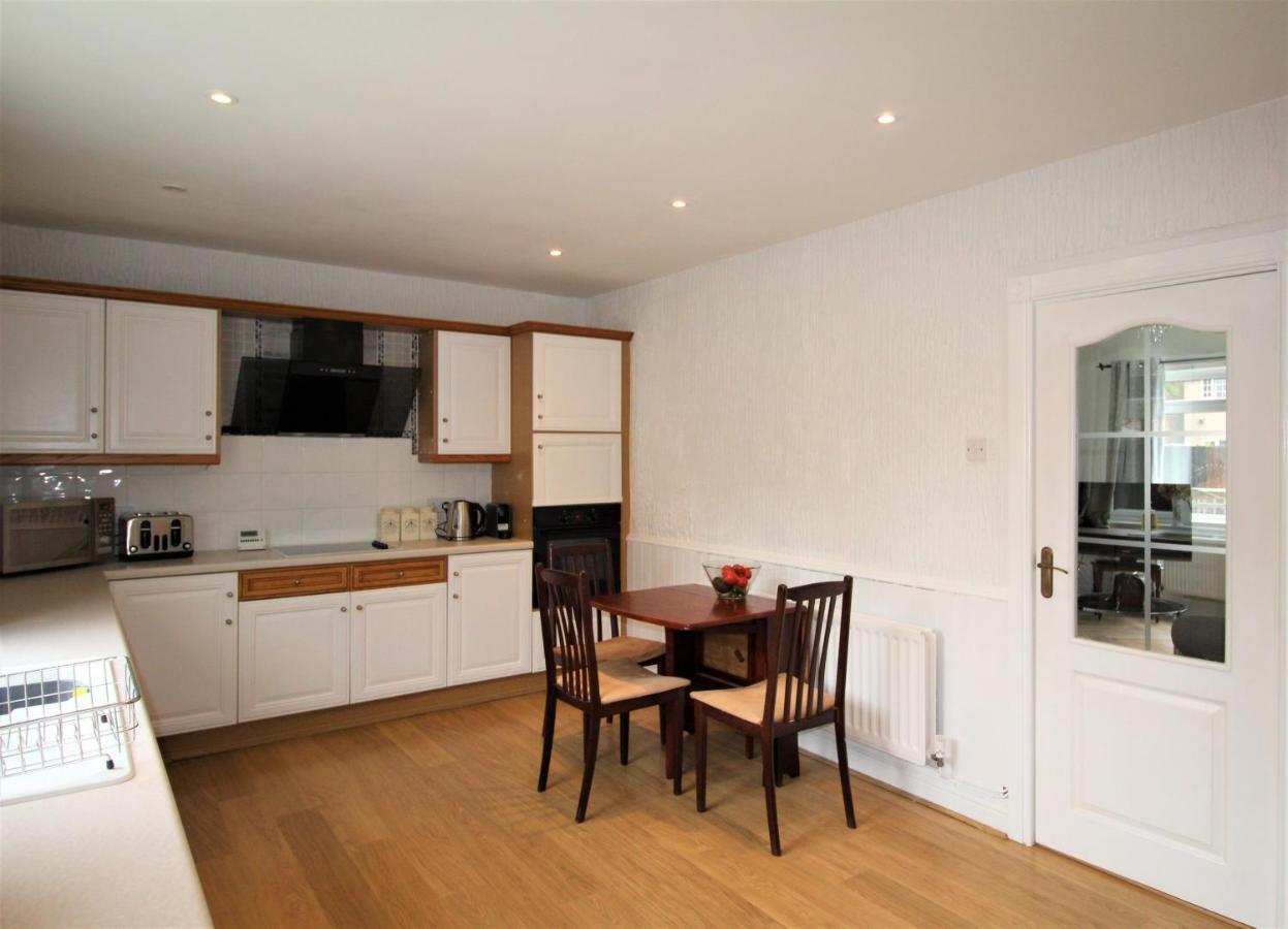 Whitley Bay - Sleeps 6 - Refurbished Throughout - Fast Wifi - Dogs Welcome מראה חיצוני תמונה